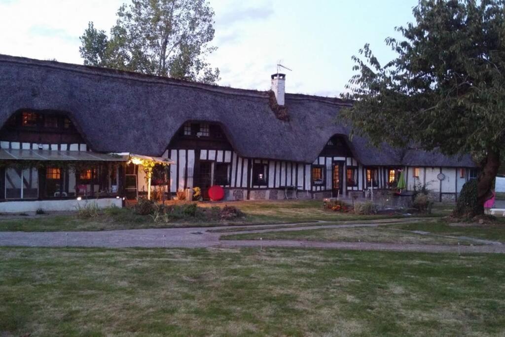Chaumiere Du Chateau D'O Et Sa Mini Ferme ,Gite 21Couchages Goupil-Othon Экстерьер фото